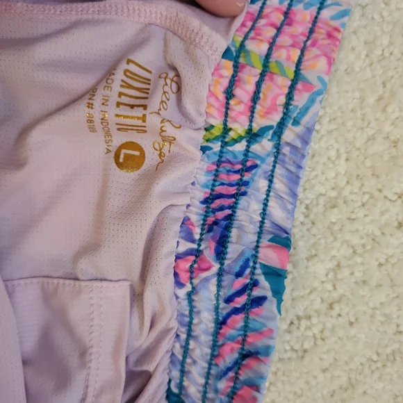 Lilly Pulitzer Luxletic Shorts Size L - Picture 3 of 4
